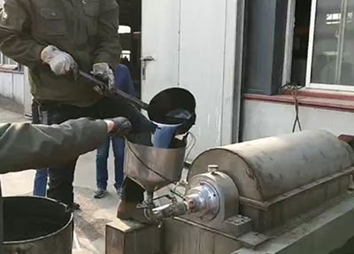 臥螺離心機費油分離實驗現場視頻